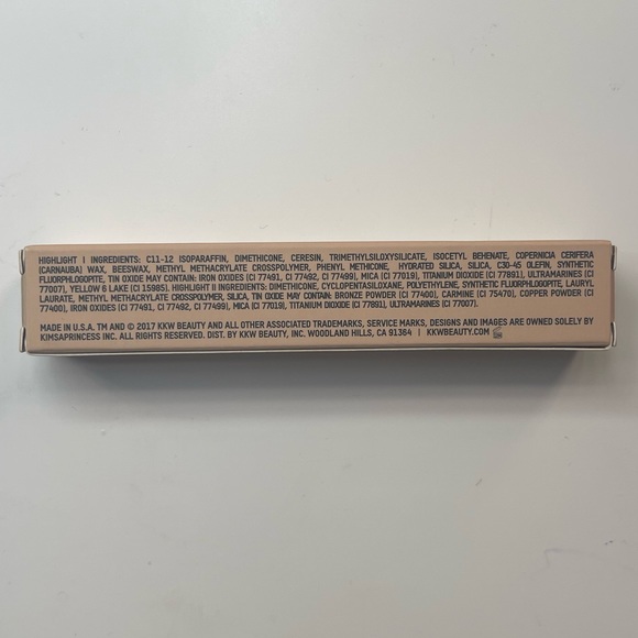 KKW Beauty - Crème Highlight Stick (Light II) - Picture 4 of 4